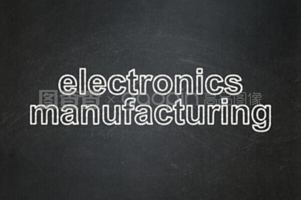 黑板背景下的商務(wù)電子概念產(chǎn)品 創(chuàng)新、簡(jiǎn)約與協(xié)作的未來(lái)