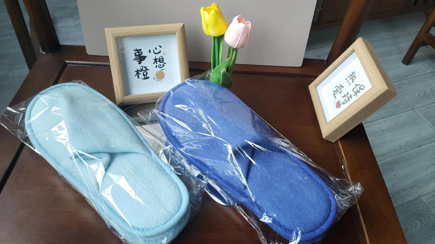 酒店拖鞋 細棉絨與棉麻材質的選擇與優勢